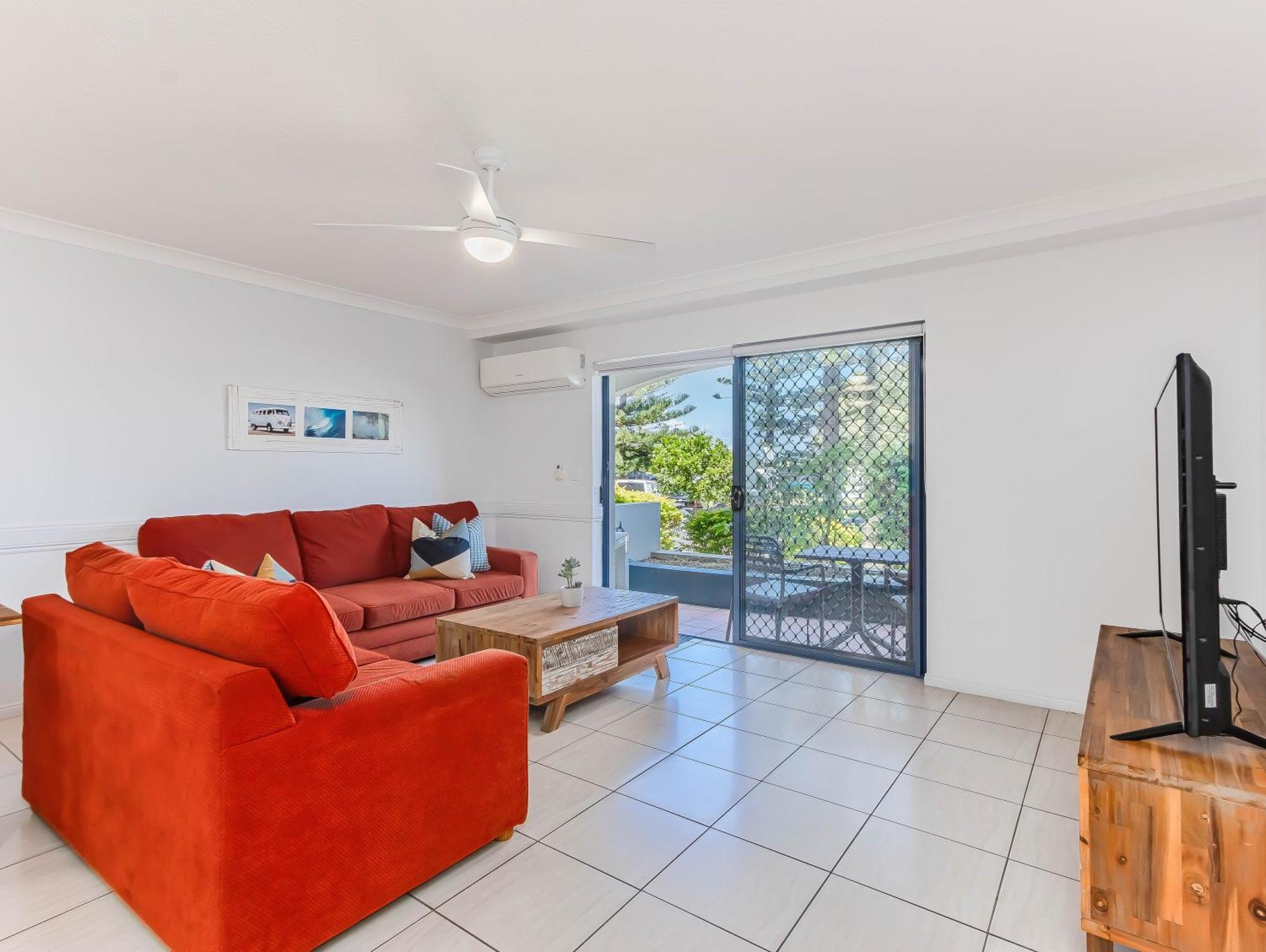 Bella Mare Coolangatta Beachside Apartments Gold Coast Room photo